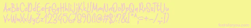 Funnis Font D by 7NTypes-fontti – vaaleanpunaiset fontit keltaisella taustalla