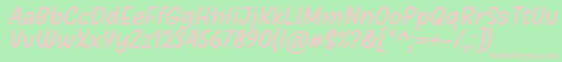 Girls Marks Italic Font by Situjuh 7NTypes-fontti – vaaleanpunaiset fontit vihreällä taustalla