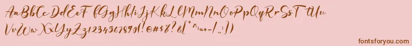 GISELLE-Schriftart – Braune Schriften auf rosa Hintergrund