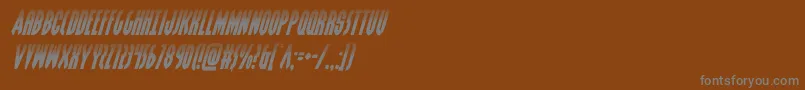 grendelsmotherhalfital-Schriftart – Graue Schriften auf braunem Hintergrund