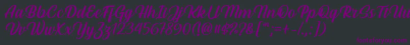 Hestina Font by Keithzo 7NTypes-fontti – violetit fontit mustalla taustalla