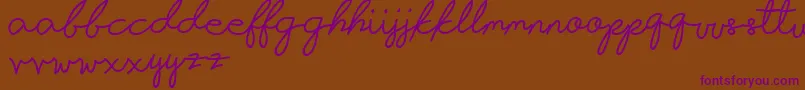 Infatuation-fontti – violetit fontit ruskealla taustalla