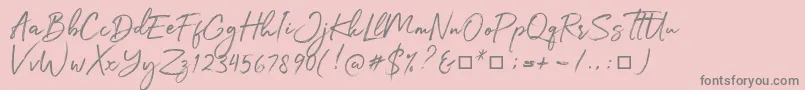Lisätietoja Julietta Messie-fontista Julietta Messie-fontti – harmaat kirjasimet vaaleanpunaisella taustalla