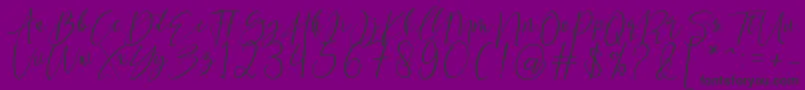 kallita-Schriftart – Schwarze Schriften auf violettem Hintergrund