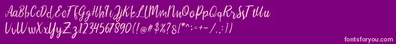 fuente LIONELLOSCRIPTRegular – Fuentes Rosadas Sobre Fondo Morado
