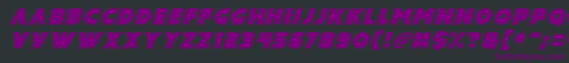Fonte Mad Hacker Italic – fontes roxas em um fundo preto
