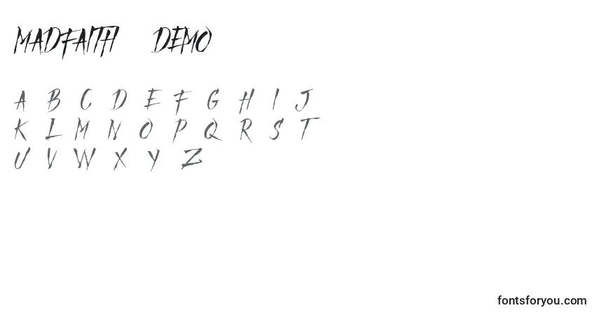A fonte MADFAITH   DEMO – alfabeto, números, caracteres especiais