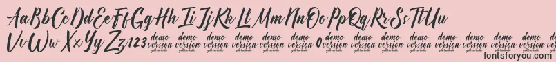 Fonte Manhattan Typeface Demo – fontes pretas em um fundo rosa