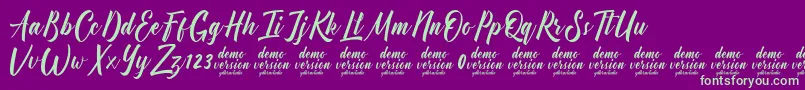 Fonte Manhattan Typeface Demo – fontes verdes em um fundo violeta