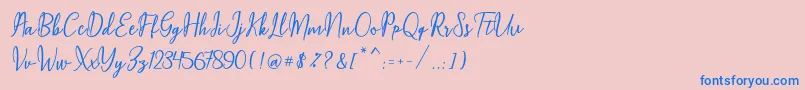 fuente Maqella Script – Fuentes Azules Sobre Fondo Rosa