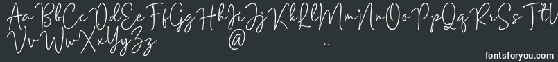 Czcionka Mention Signature – białe czcionki