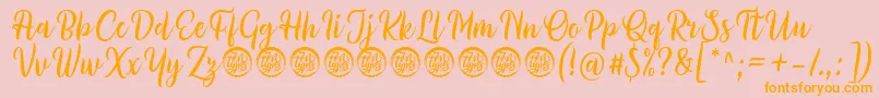 Millythea Font by 7NTypes D-fontti – oranssit fontit vaaleanpunaisella taustalla