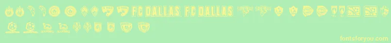 MLS WEST-fontti – keltaiset fontit vihreällä taustalla