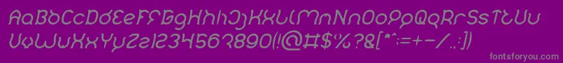 Mozzie Italic-fontti – harmaat kirjasimet violetilla taustalla