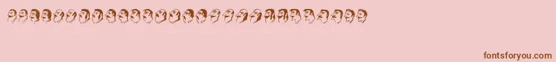 Mustachos-fontti – ruskeat fontit vaaleanpunaisella taustalla