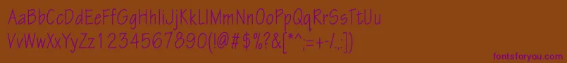 Eskiztwocondc-fontti – violetit fontit ruskealla taustalla