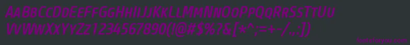 フォントCoreSansMSc57CnMediumItalic – 黒い背景に紫のフォント