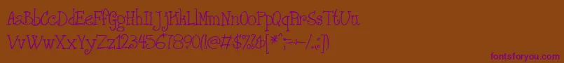 PHANRG  -fontti – violetit fontit ruskealla taustalla