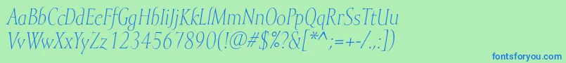 MramorlightItalic-fontti – siniset fontit vihreällä taustalla