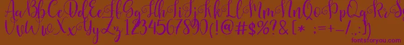 Pretty Queen-fontti – violetit fontit ruskealla taustalla