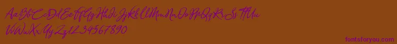 Sandra Belhock Italic-Schriftart – Violette Schriften auf braunem Hintergrund