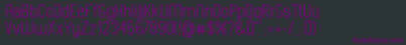 Czcionka OvaltrackRegular – fioletowe czcionki na czarnym tle
