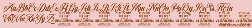 Fonte StarellaScript PERSONAL USE – fontes marrons em um fundo rosa