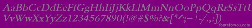UrwgaramondtmedextwidOblique-Schriftart – Graue Schriften auf violettem Hintergrund