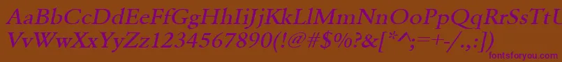 UrwgaramondtmedextwidOblique-Schriftart – Violette Schriften auf braunem Hintergrund
