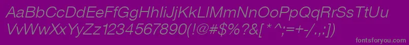 SansLightItalic-fontti – harmaat kirjasimet violetilla taustalla