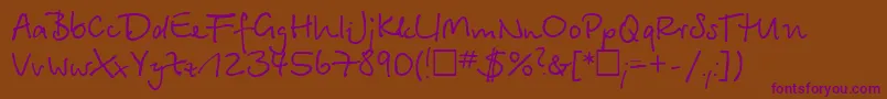 BetinaNormal-Schriftart – Violette Schriften auf braunem Hintergrund