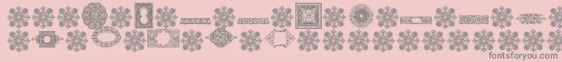 Lisätietoja VintageDecorativeSigns8-fontista VintageDecorativeSigns8-fontti – harmaat kirjasimet vaaleanpunaisella taustalla