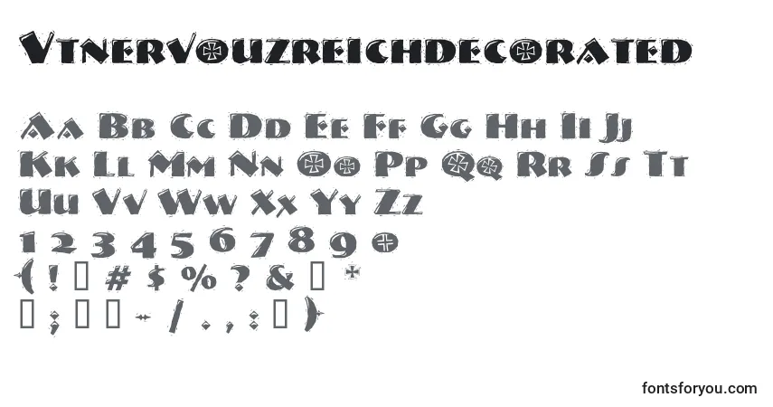 A fonte Vtnervouzreichdecorated – alfabeto, números, caracteres especiais