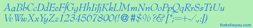 Czcionka Bernhardmodern Italic – niebieskie czcionki na zielonym tle