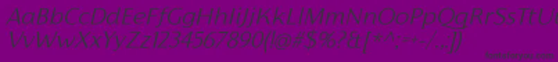 Fonte FlorentiaLightItalicTrial – fontes pretas em um fundo violeta