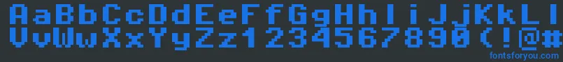 Fonte Pixeloperatormono8Bold – fontes azuis em um fundo preto