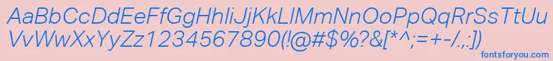 フォントAktivgroteskcorpLightitalic – ピンクの背景に青い文字