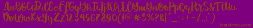 ChelseaBrushScript-Schriftart – Braune Schriften auf violettem Hintergrund