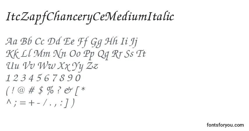 A fonte ItcZapfChanceryCeMediumItalic – alfabeto, números, caracteres especiais