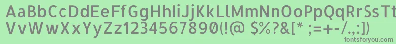 AllertaRegular-fontti – harmaat kirjasimet vihreällä taustalla