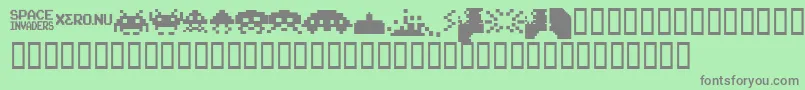 fuente InvadersFromSpace – Fuentes Grises Sobre Fondo Verde