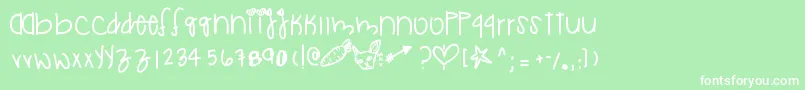 Desiwonderland Font – White Fonts on Green Background