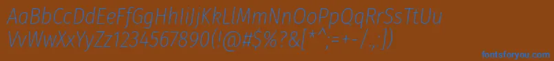 Fonte FirasanscondensedUltralightitalic – fontes azuis em um fundo marrom