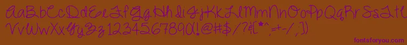 Dazzlingdivas-fontti – violetit fontit ruskealla taustalla
