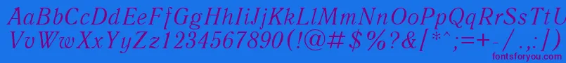 UkAntiqueItalic-fontti – violetit fontit sinisellä taustalla