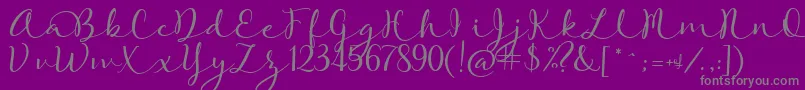 RoseOfBaltimore-fontti – harmaat kirjasimet violetilla taustalla