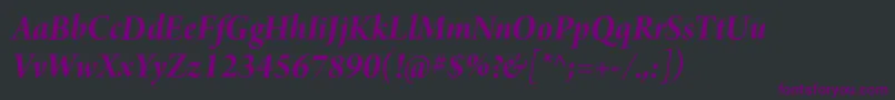 Czcionka ArnoproBolditalic36pt – fioletowe czcionki na czarnym tle
