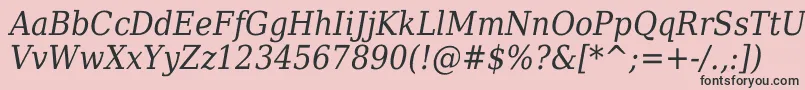 DejavuSerifItalicCondensed-fontti – mustat fontit vaaleanpunaisella taustalla