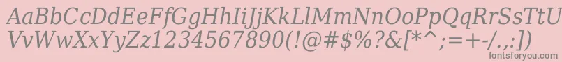 Czcionka DejavuSerifItalicCondensed – szare czcionki na różowym tle