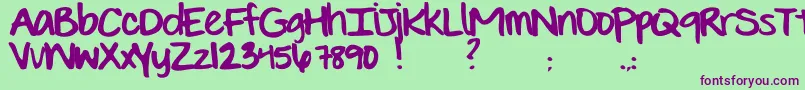 EvieSHand-fontti – violetit fontit vihreällä taustalla